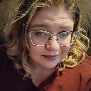 Meet your Posher, Carla